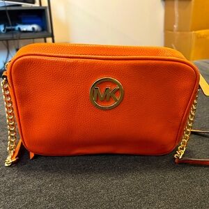 Micheal Kors cross body bag